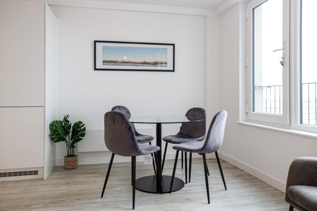 Contemporary 2 Bedroom Duplex In Salford Манчестер Экстерьер фото