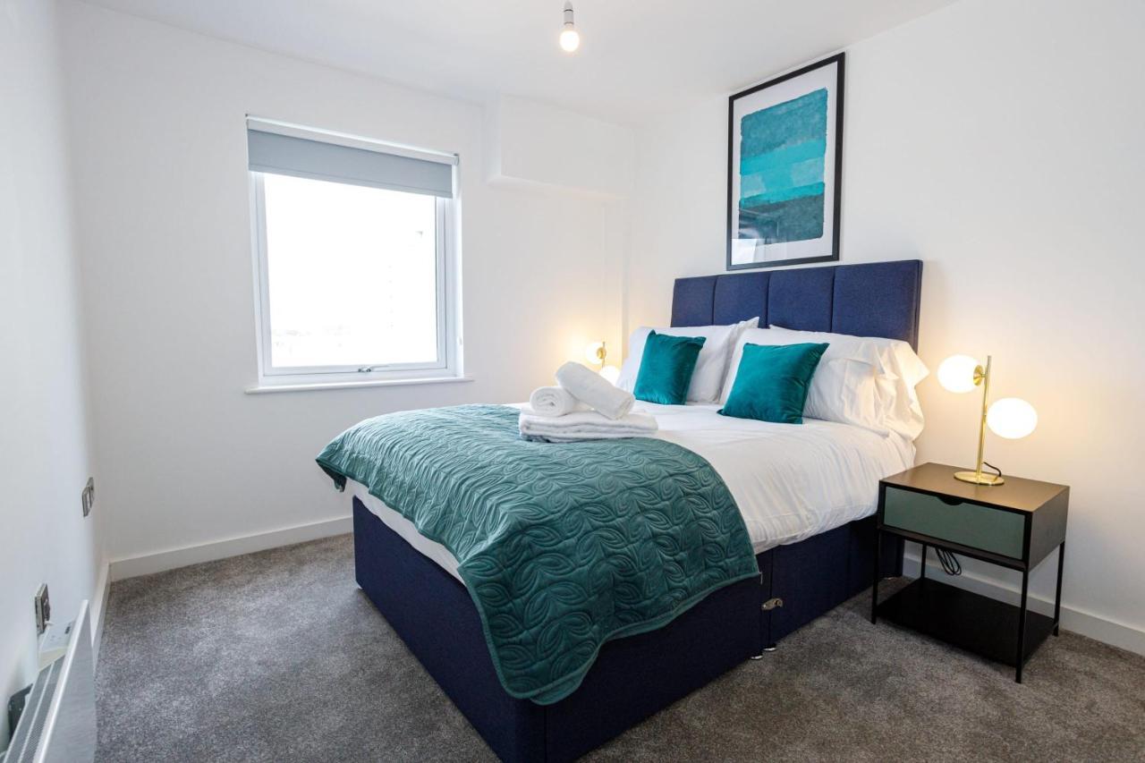 Contemporary 2 Bedroom Duplex In Salford Манчестер Экстерьер фото