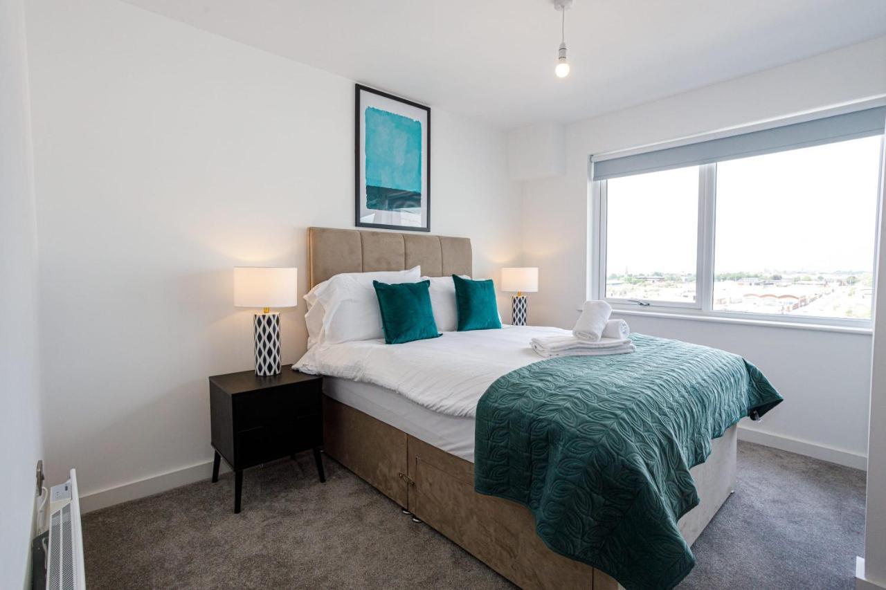 Contemporary 2 Bedroom Duplex In Salford Манчестер Экстерьер фото