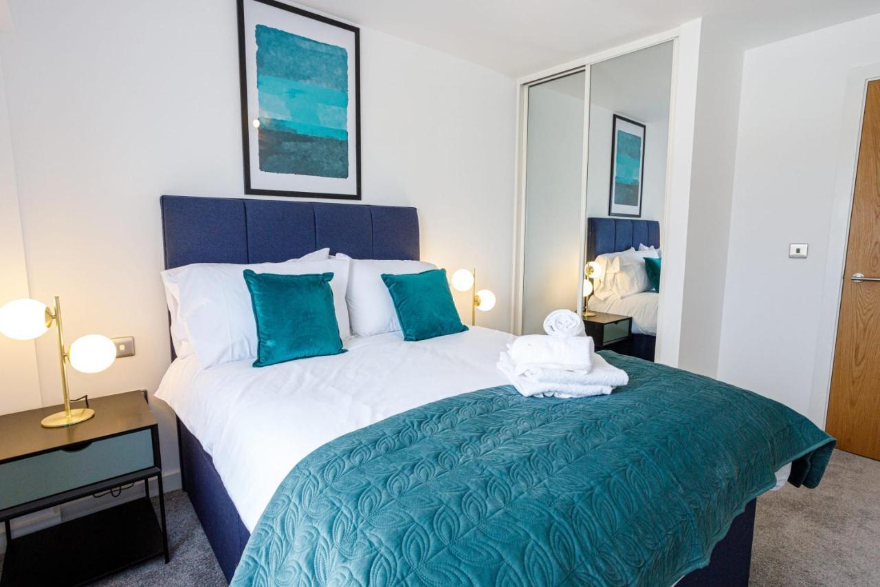 Contemporary 2 Bedroom Duplex In Salford Манчестер Экстерьер фото